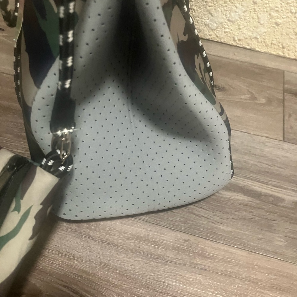 SOLD SOLDSweet Temptation Camo Tote Bag with Pouch - Picture 7 of 10